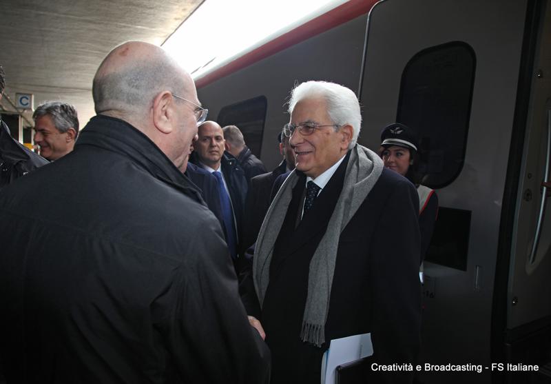 Mattarella style, va a Firenze in treno. E bacchetta i magistrati