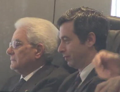 Mattarella style, va a Firenze in treno. E bacchetta i magistrati