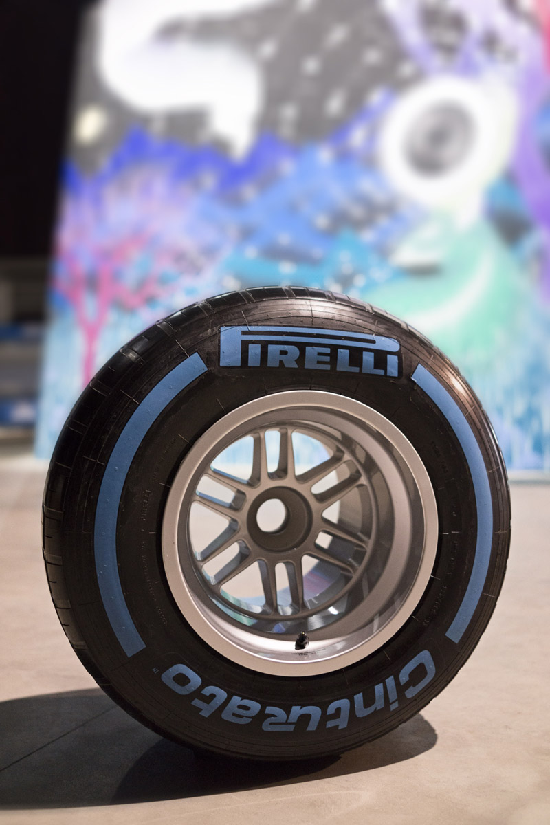 Pirelli, il bilancio 2014 diventa street art