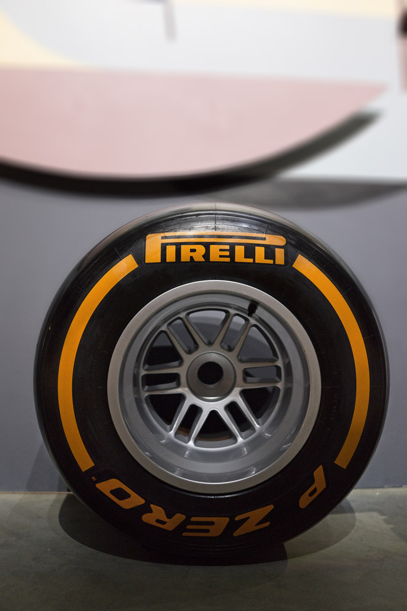 Pirelli, il bilancio 2014 diventa street art