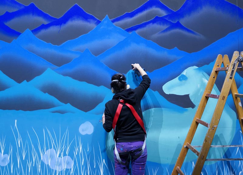 Pirelli, il bilancio 2014 diventa street art