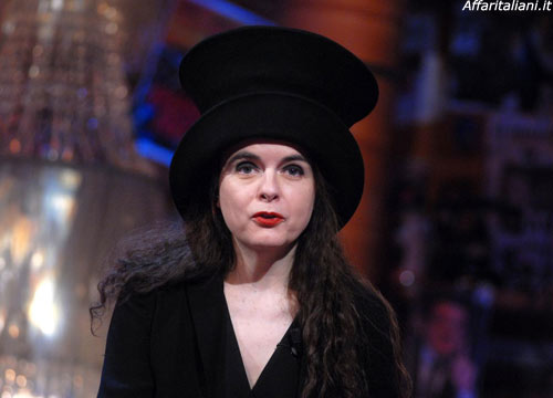 Amelie Nothomb si svela: arriva in Italia ‘Pétronille’ Amelie Nothomb si svela: arriva in Italia ‘Pétronille’