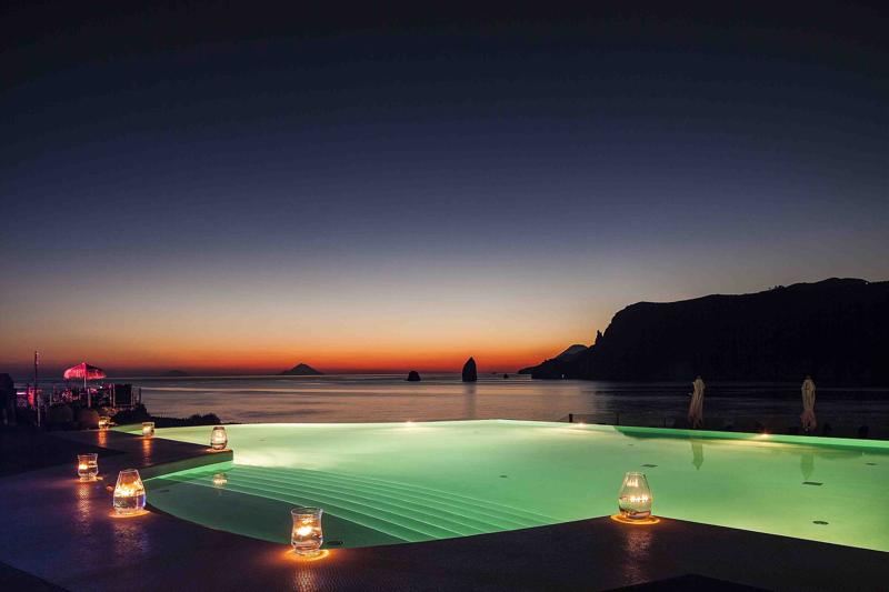 A Vulcano vacanza al profumo di mare e fiori selvatici