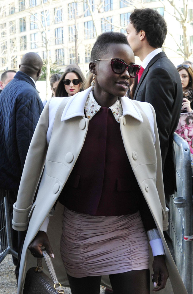 Hollywood, Lupita Nyong’o (nuda in foto) abito rubato da 150.000 dollari