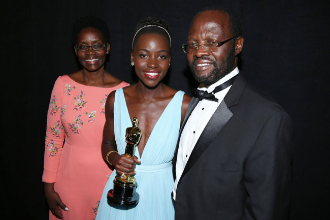 Hollywood, Lupita Nyong’o (nuda in foto) abito rubato da 150.000 dollari