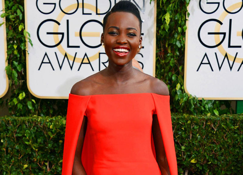 Hollywood, Lupita Nyong’o (nuda in foto) abito rubato da 150.000 dollari