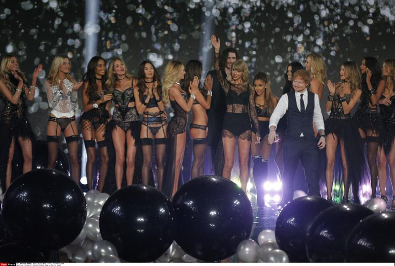 Stipendi bassi, gli angeli di Victoria’s Secret in rivolta Stipendi bassi, gli angeli di Victoria’s Secret in rivolta