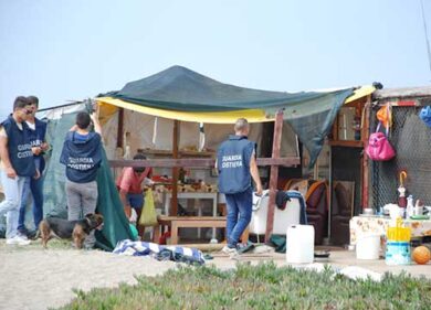 “Città in cancrena”. Ciclone Sabella. “Amministrazione incompente e sciatta”