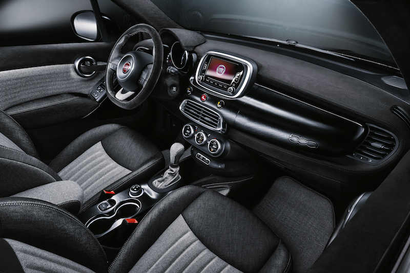 Ginevra 2015: dall’idea di Lapo Elkann nasce la Fiat showcar 500X “Black Tie” Ginevra 2015: dall’idea di Lapo Elkann nasce la Fiat showcar 500X “Black Tie”