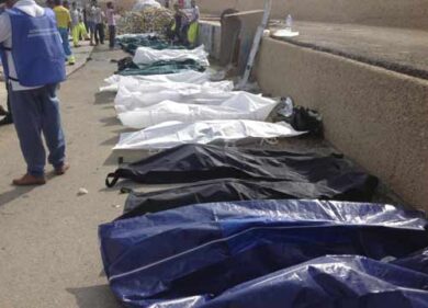 Immigrati, si ribalta un gommone in Sicilia: dieci i morti