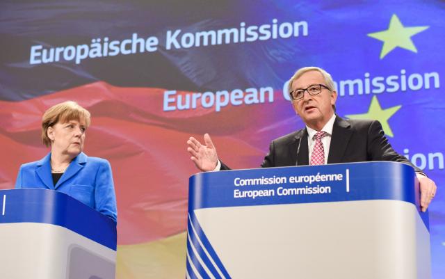 Grecia, Merkel e Juncker escludono un terzo piano d’aiuto Grecia, Merkel e Juncker escludono un terzo piano d’aiuto
