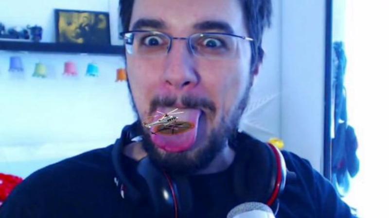 “Renzicottero”, si scatena l’ironia sui social “Renzicottero”, si scatena l’ironia sui social