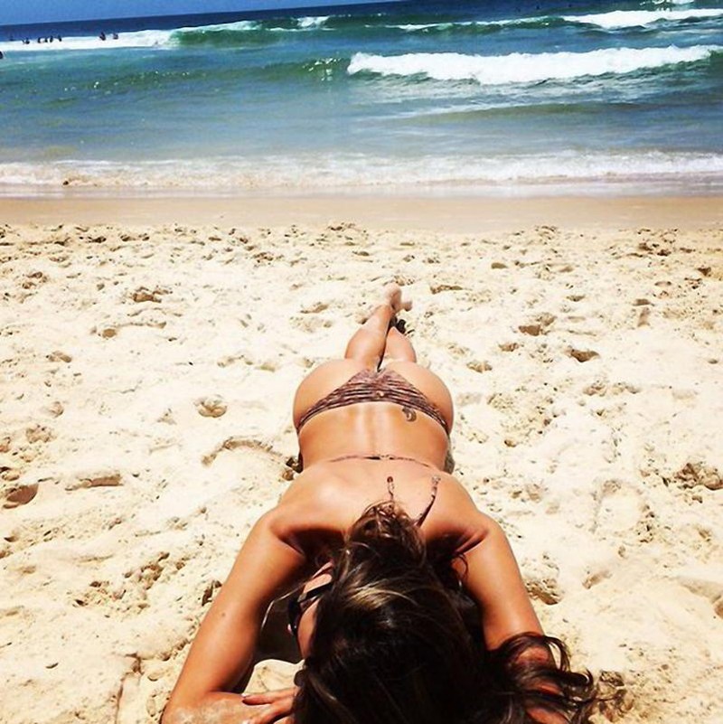 Lato B, boom di donne che si rifanno. E per gli uomini finti pettorali Lato B, boom di donne che si rifanno. E per gli uomini finti pettorali