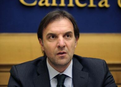 “Tosi è fuori dalla Lega”. Scontro nella Liga Veneta