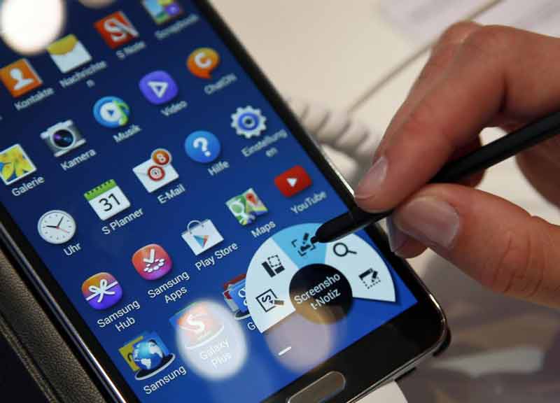 Roaming, Parlamento Ue pronto alla battaglia. “E’ il Consiglio che frena, aboliamolo” Roaming, Parlamento Ue pronto alla battaglia. “E’ il Consiglio che frena, aboliamolo”
