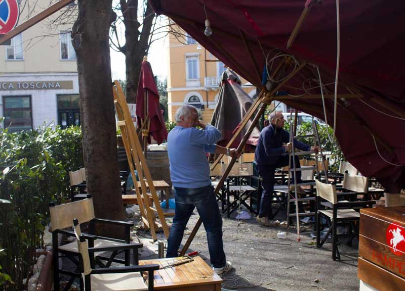 Paura a Teramo, scoppia un metanodotto Paura a Teramo, scoppia un metanodotto