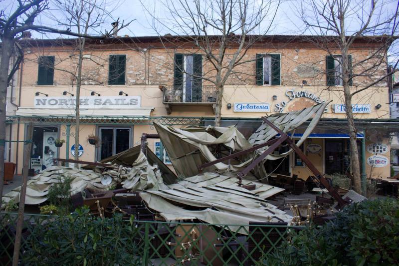 Paura a Teramo, scoppia un metanodotto Paura a Teramo, scoppia un metanodotto
