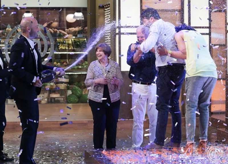 Masterchef, come svelato da Striscia la notizia vince Stefano. Bufera Masterchef, come svelato da Striscia la notizia vince Stefano. Bufera