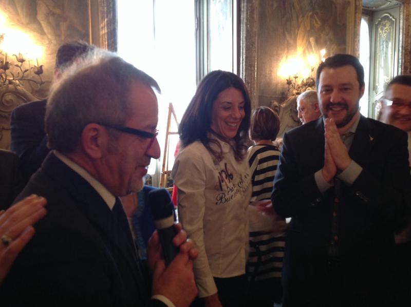 Salvini compie gli anni ecco i video e le foto della festa a Milano Salvini compie gli anni ecco i video e le foto della festa a Milano