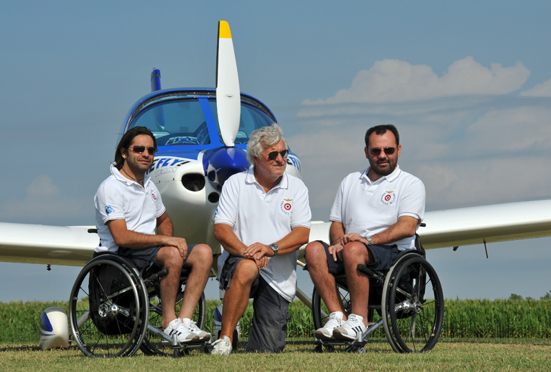 Il WeFly! Team salutato dallo spazio da Samantha Cristoforetti Il WeFly! Team salutato dallo spazio da Samantha Cristoforetti