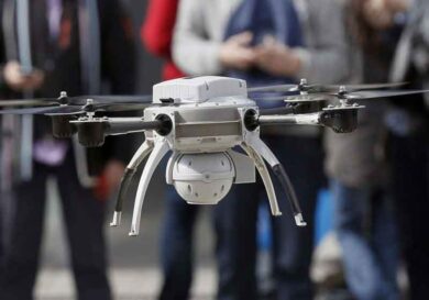 Droni, dall’Ue nuove regole entro il 2016. Apparecchi con targa e assicurazione