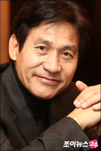 La star Ahn Sung-ki al Florence Korea Film Fest La star Ahn Sung-ki al Florence Korea Film Fest