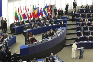 “L’aborto va garantito alle donne”. Il Parlamento europeo dice sì