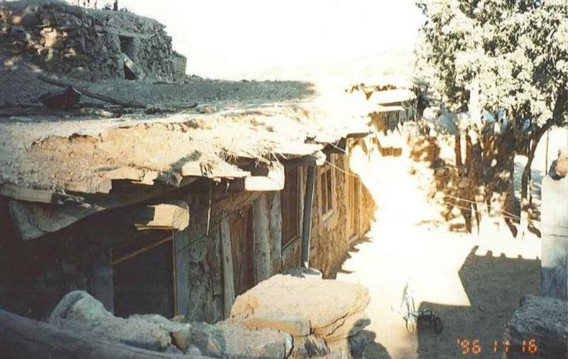 Bin Laden sorridente nel rifugio. Le foto mai viste Bin Laden sorridente nel rifugio. Le foto mai viste