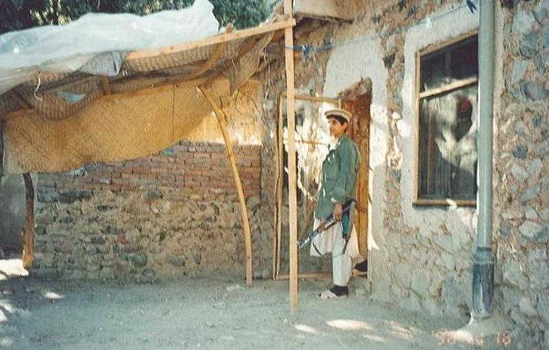 Bin Laden sorridente nel rifugio. Le foto mai viste Bin Laden sorridente nel rifugio. Le foto mai viste