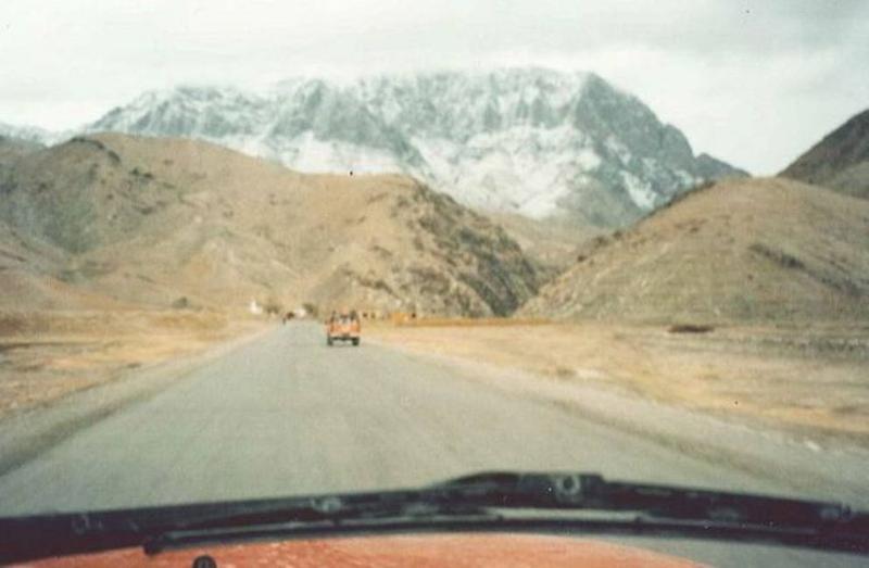 Bin Laden sorridente nel rifugio. Le foto mai viste Bin Laden sorridente nel rifugio. Le foto mai viste