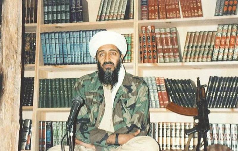 Bin Laden sorridente nel rifugio. Le foto mai viste Bin Laden sorridente nel rifugio. Le foto mai viste