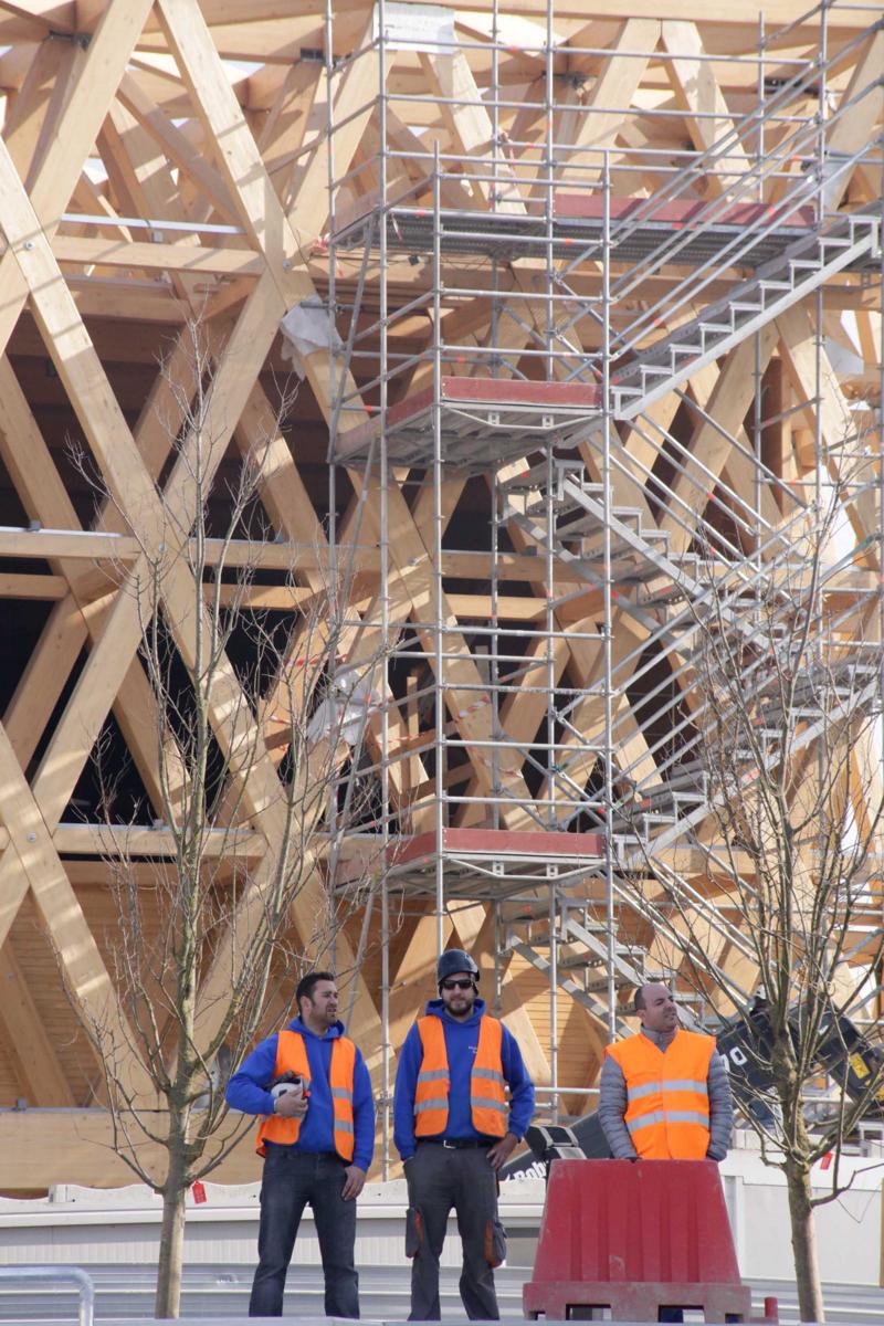 Expo, Renzi in visita al cantiere: “Una grande cattedrale laica” Expo, Renzi in visita al cantiere: “Una grande cattedrale laica”