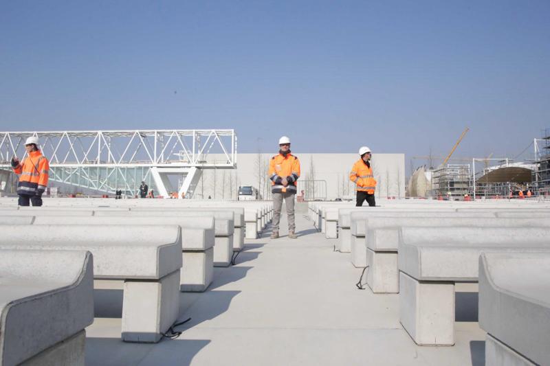 Expo, Renzi in visita al cantiere: “Una grande cattedrale laica” Expo, Renzi in visita al cantiere: “Una grande cattedrale laica”