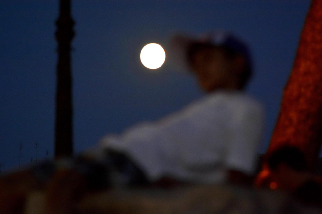 Eclissi, le foto del bacio tra il sole e la luna Eclissi, le foto del bacio tra il sole e la luna