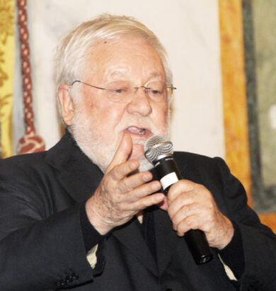 Paolo Villaggio con un infarto? Ricoverato? La verità