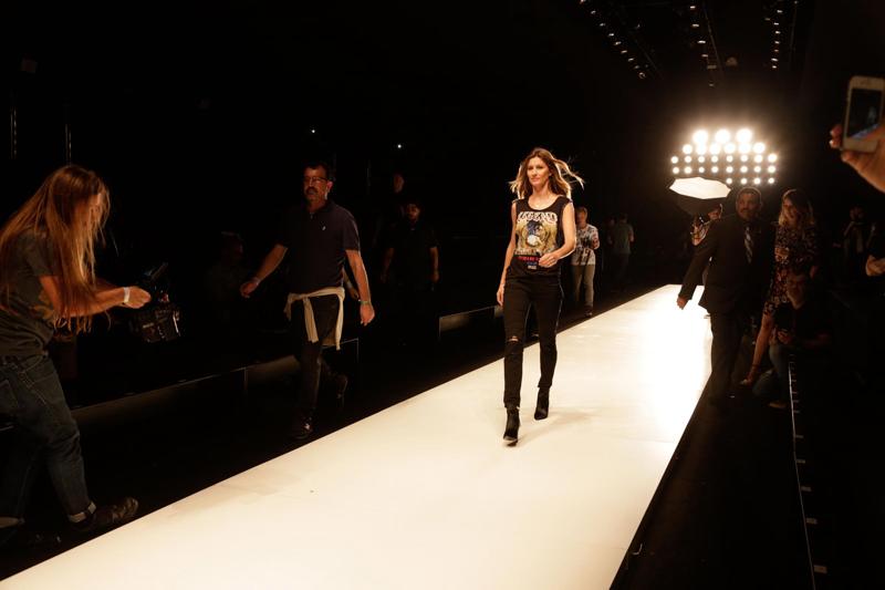 Gisele Bundchen, addio alle passerelle dopo venti anni. Ora… Gisele Bundchen, addio alle passerelle dopo venti anni. Ora…