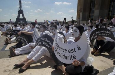 Fine vita, la Francia dice sì. E in Italia…