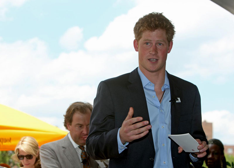 Principe Harry, addio all’esercito a giugno. “Scelta difficile”