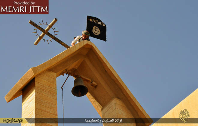 Isis choc, distrutte chiese e simboli cristiani in Iraq. IMMAGINI Isis choc, distrutte chiese e simboli cristiani in Iraq. IMMAGINI
