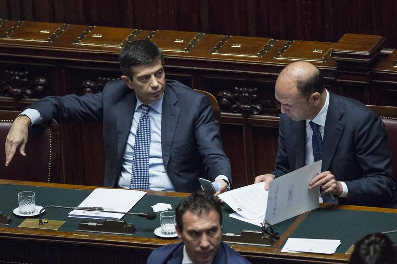 Grandi opere: Lupi alla Camera. “Non lascio”