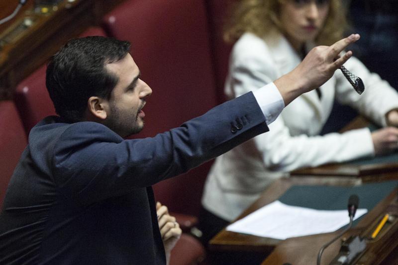 Grandi opere: Lupi alla Camera. “Non lascio”
