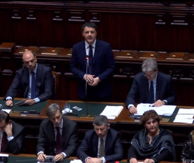Renzi in Senato: “Jobs act? Sta facendo ripartire il Paese”