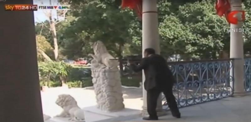 Tunisi, strage di turisti al museo. Anche due italiani uccisi