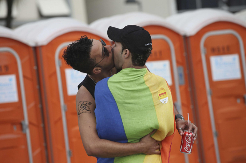 Gay/ Bologna, foto blasfeme: eccole. Guarda le foto blasfeme! Gay/ Bologna, foto blasfeme: eccole. Guarda le foto blasfeme!