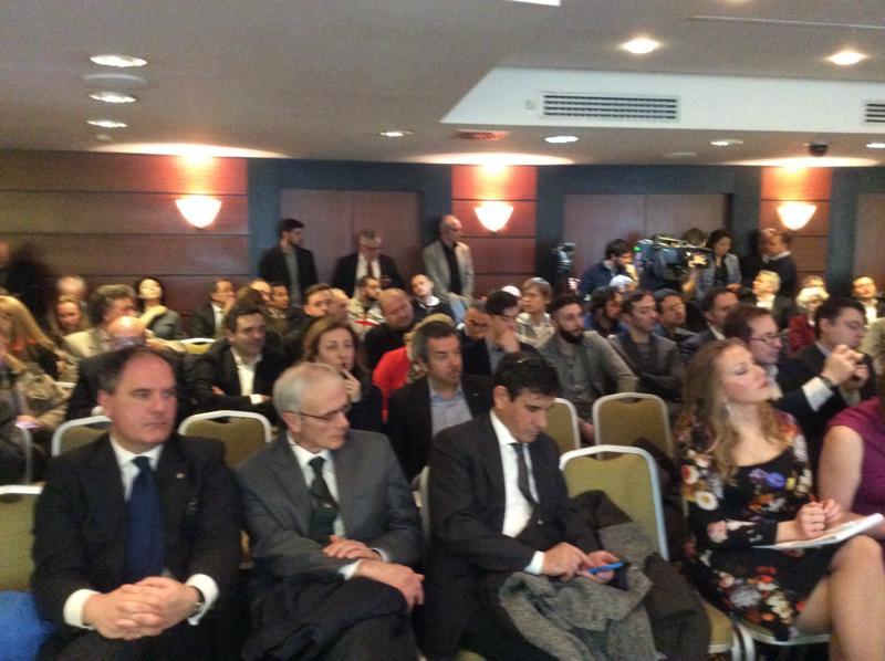 Russia, imprenditori contro le sanzioni: “5 miliardi gettati in fumo” Russia, imprenditori contro le sanzioni: “5 miliardi gettati in fumo”