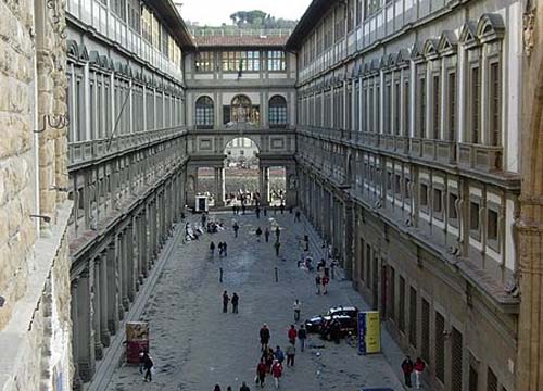 Uffizi e Accademia chiusi a Pasqua, i sindacati proclamano lo sciopero Uffizi e Accademia chiusi a Pasqua, i sindacati proclamano lo sciopero