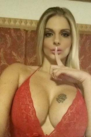 Cipriani: “Ecco chi è il giocatore del Milan con cui sono stata…” Cipriani: “Ecco chi è il giocatore del Milan con cui sono stata…”