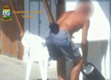 Vigile assente dal lavoro per malattia. Ma fa l’istruttore subacqueo. Foto