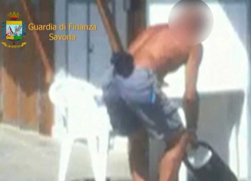 Vigile assente dal lavoro per malattia. Ma fa l’istruttore subacqueo. Foto Vigile assente dal lavoro per malattia. Ma fa l’istruttore subacqueo. Foto