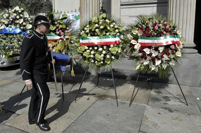 Torino, commozione per i funerali delle vittime di Tunisi Torino, commozione per i funerali delle vittime di Tunisi